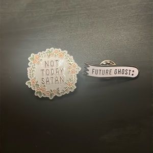 Spooky Pin Set